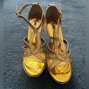Fioni Night gold glitter heels